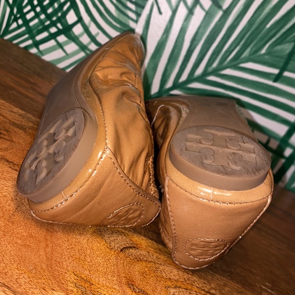 Tory Burch Eddie Tan Patent Leather Slip On Ballet Flats Women’s 8 M - Picture 8 of 10